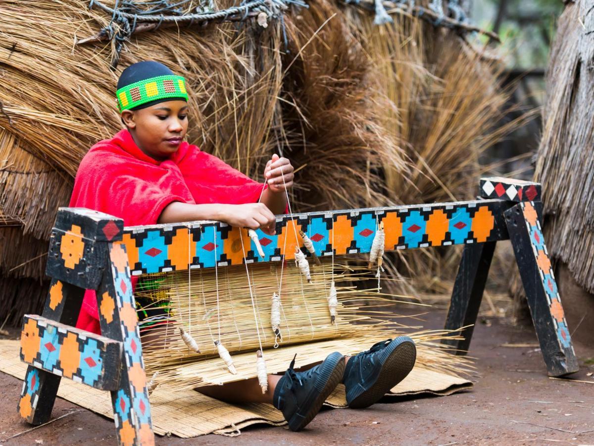 Aha Lesedi African Lodge & Cultural Village Broederstroom 외부 사진